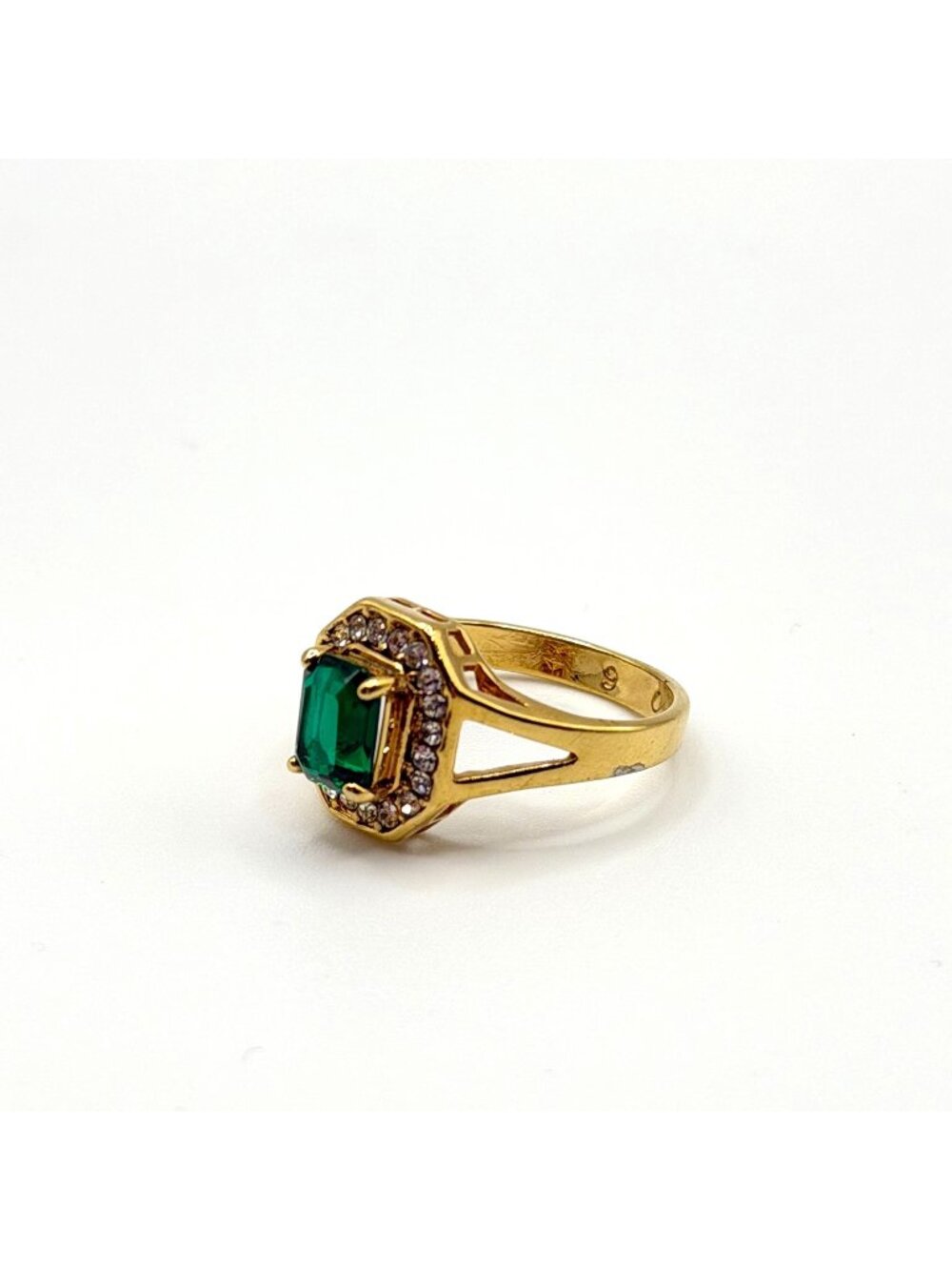 Gold Tone Ring With Emerald Green Stone Size 9